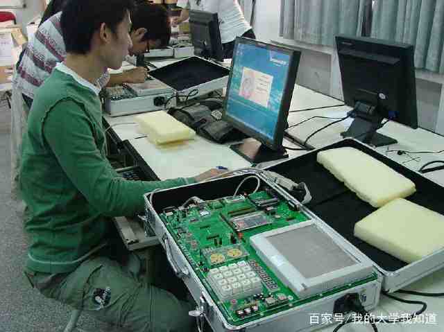 大学里那些“痛并快乐着”的专业 5个看似苦逼但毕业薪酬高的选择，计算机技术咨询为你解析